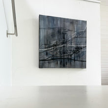 Lade das Bild in den Galerie-Viewer, Kronleuchter grau