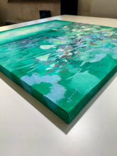 Lade das Bild in den Galerie-Viewer, GREEN EYES at the waters edge
